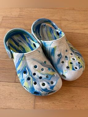 CROCS Kids Marbled Clogs